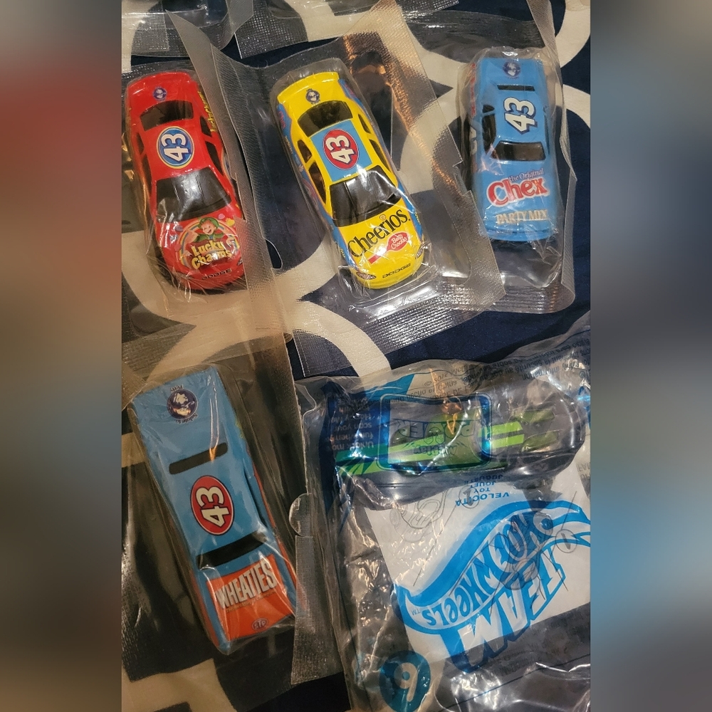 Vintage Hot Wheels Cars 10 Pack Die-cast Brand New, Sealed